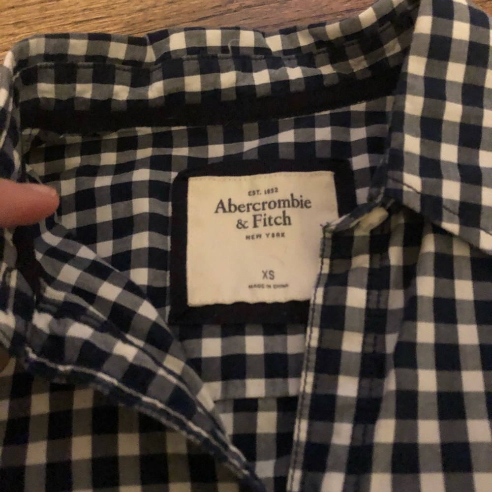A&F Women’s Button Up! - Picture 3 of 3